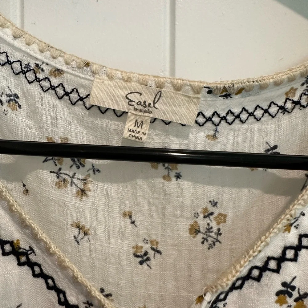 Easel White Blouse with Blue Floral Pattern - Picture 3 of 3